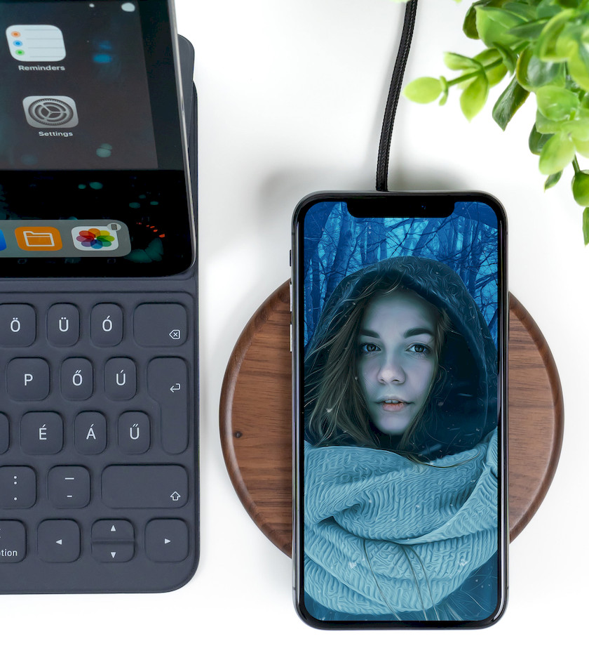483634 iPhone 11 Pro & iPad Pro PSD Photorealistic Mockups3.jpg